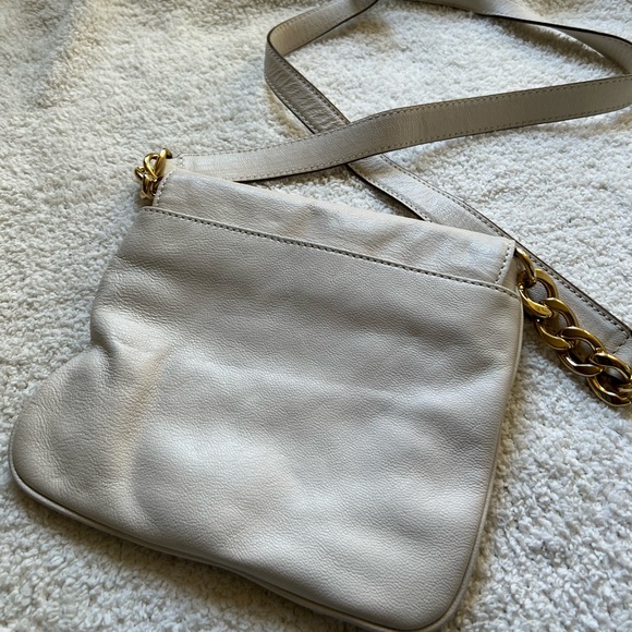 Michael Kors Off White Leather Cut Out Flap Shoulder Bag - Picture 13 of 14
